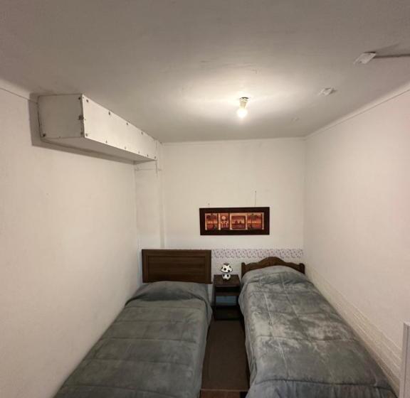 پانسیون Hostal Antonella Los Angeles