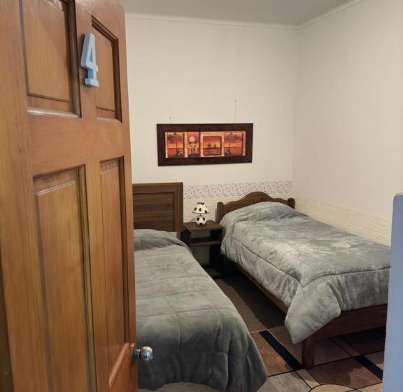 پانسیون Hostal Antonella Los Angeles