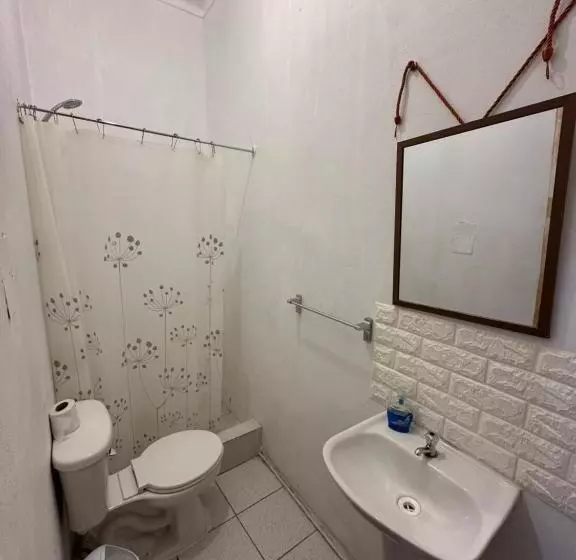 ペンション Hostal Antonella Los Angeles