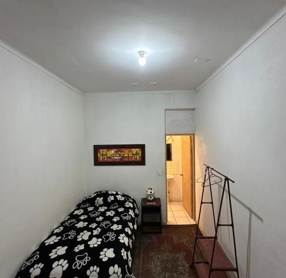 پانسیون Hostal Antonella Los Angeles