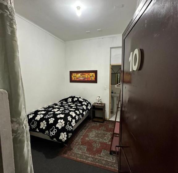 پانسیون Hostal Antonella Los Angeles