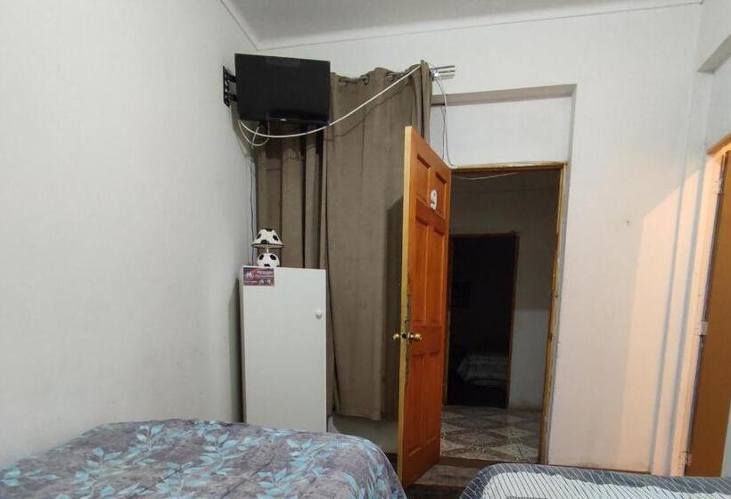 پانسیون Hostal Antonella Los Angeles