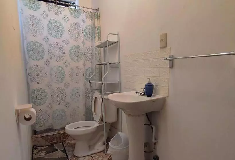 ペンション Hostal Antonella Los Angeles