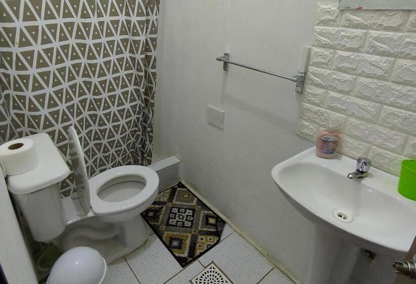 پانسیون Hostal Antonella Los Angeles