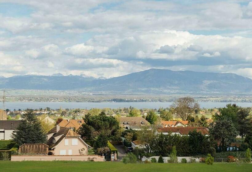 Yotel Geneva Lake