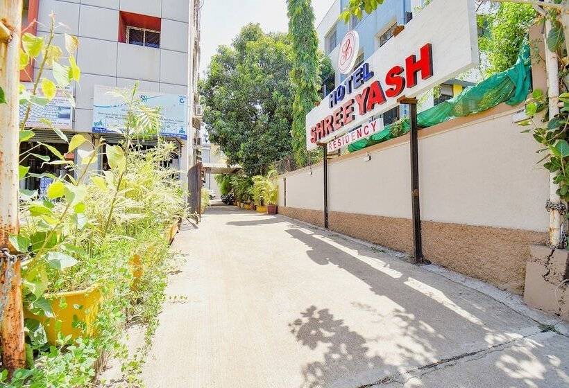 Fabhotel Shreeyash Residency Nr Spine City Mall