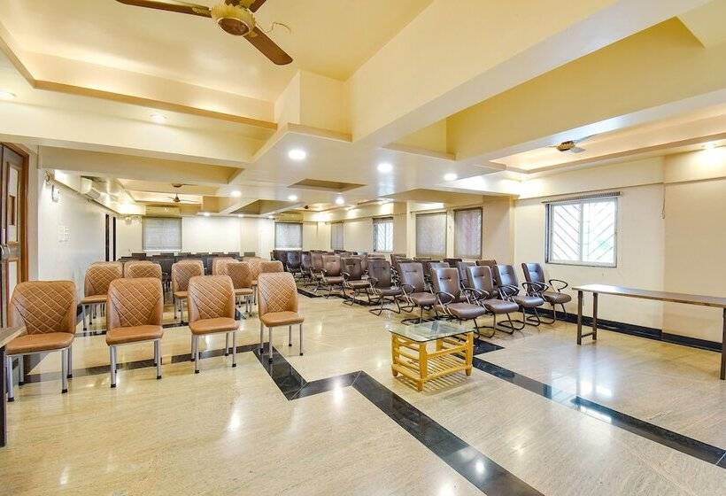 Fabhotel Shreeyash Residency Nr Spine City Mall