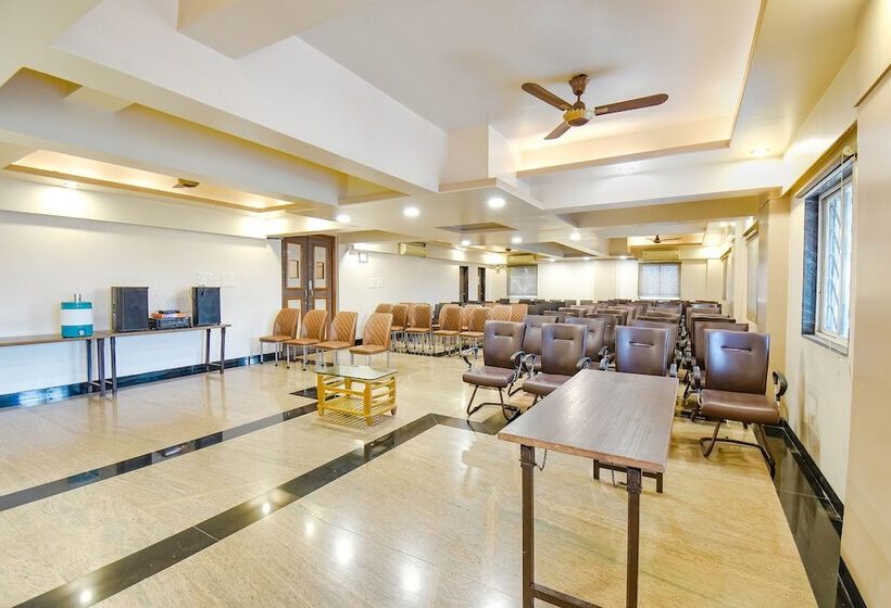 Fabhotel Shreeyash Residency Nr Spine City Mall