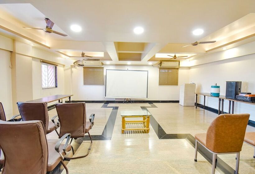 Fabhotel Shreeyash Residency Nr Spine City Mall