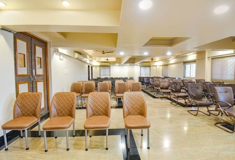 Fabhotel Shreeyash Residency Nr Spine City Mall