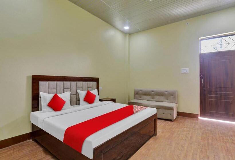 בית מלון כפרי Oyo Flagship 81077 Madhuraj Banquet And Lawn