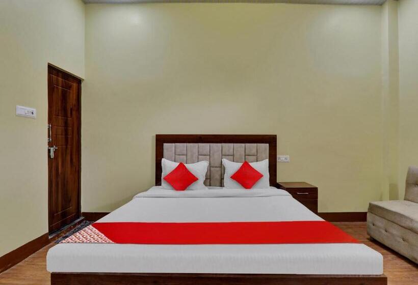 בית מלון כפרי Oyo Flagship 81077 Madhuraj Banquet And Lawn