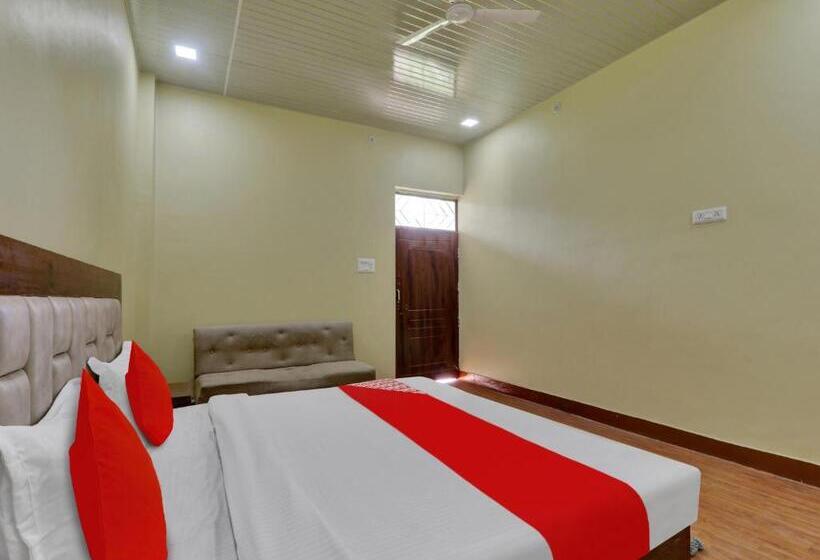 בית מלון כפרי Oyo Flagship 81077 Madhuraj Banquet And Lawn