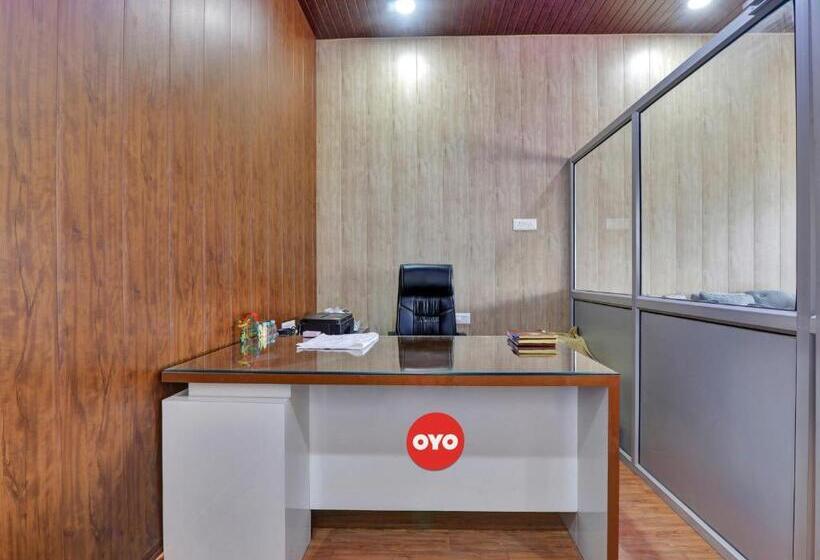 בית מלון כפרי Oyo Flagship 81077 Madhuraj Banquet And Lawn