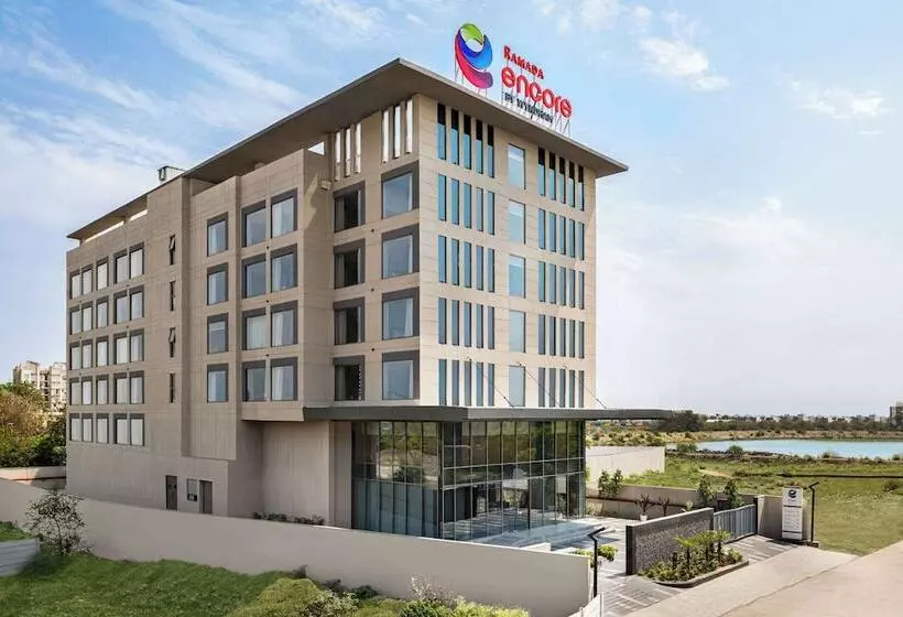 Hotelli Ramada Encore By Wyndham Indore Nipania