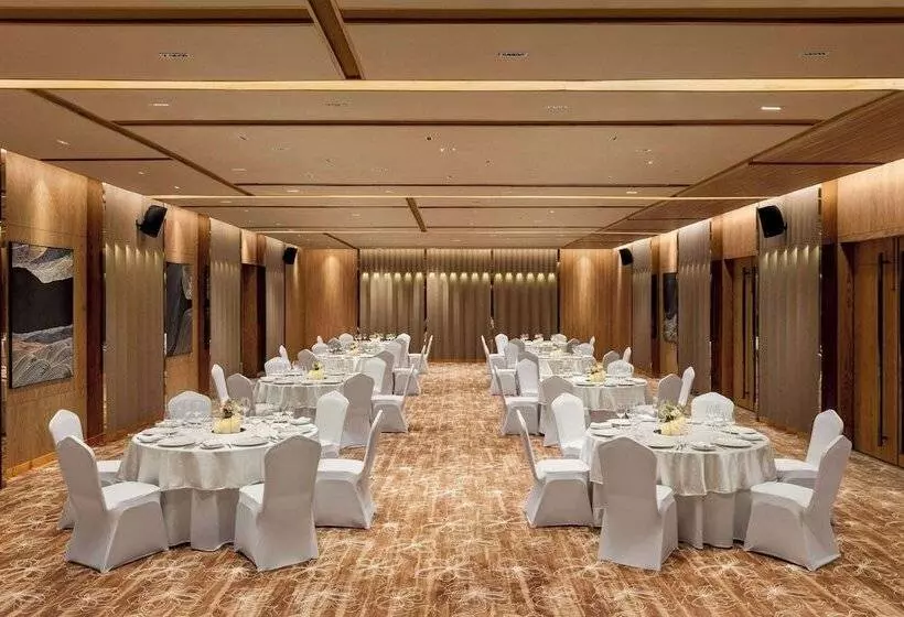 Hotelli Ramada Encore By Wyndham Indore Nipania