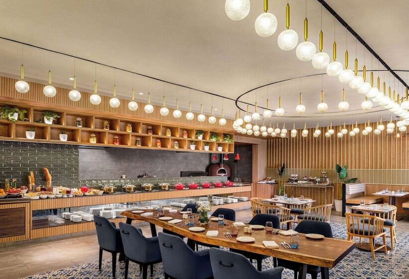 ホテル Ramada Encore By Wyndham Indore Nipania