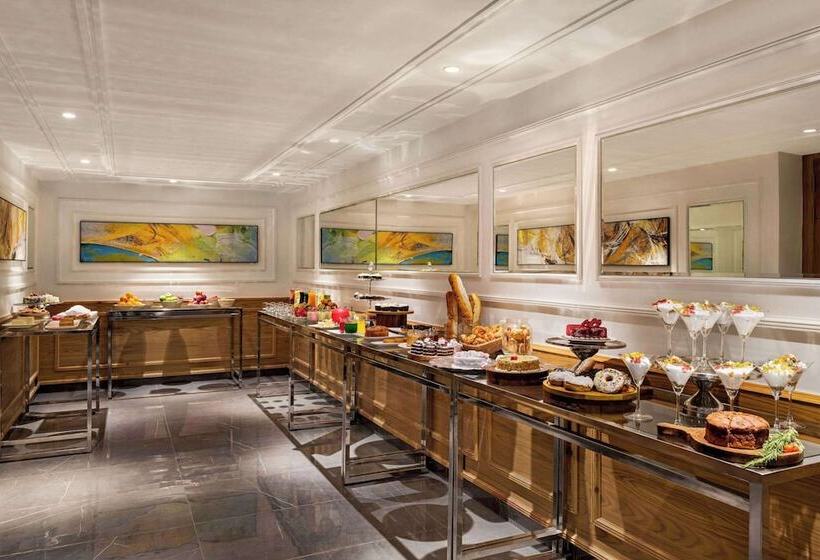 ホテル Ramada Encore By Wyndham Indore Nipania