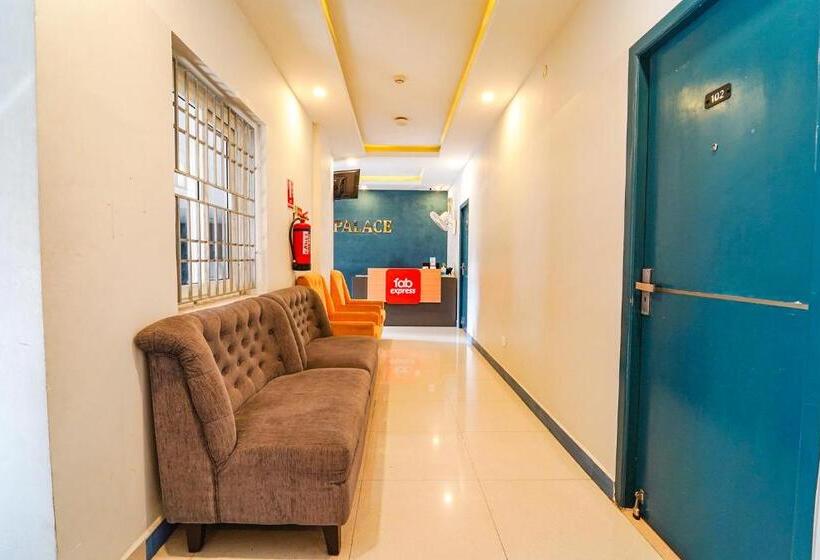 בית מלון כפרי Fabexpress Silver Palace