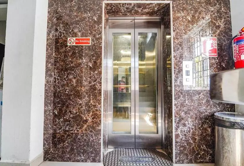 Hotelli Fabexpress Silver Palace