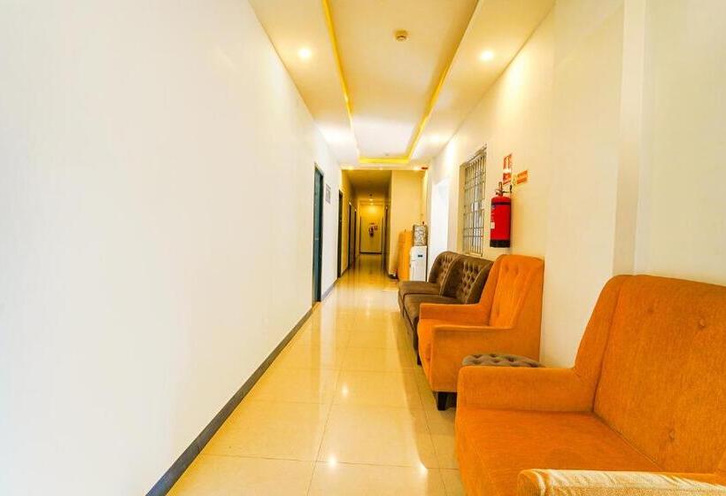 בית מלון כפרי Fabexpress Silver Palace