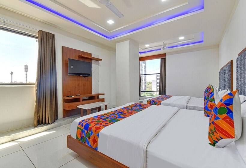 Hotel Fab Prime Residency