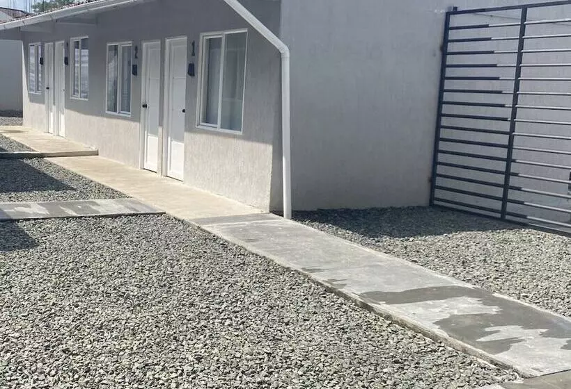 ホテル La Variante