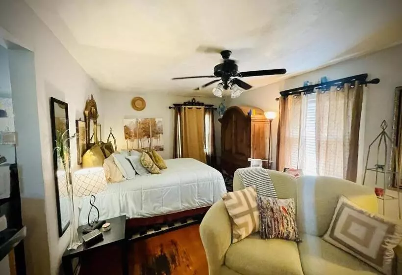 ペンション The Coziest Cottage In Waxahachie