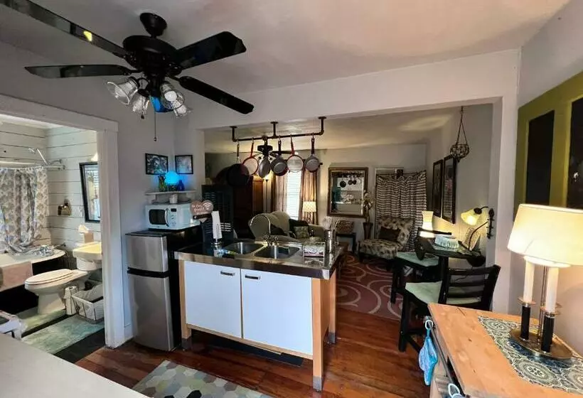 ペンション The Coziest Cottage In Waxahachie