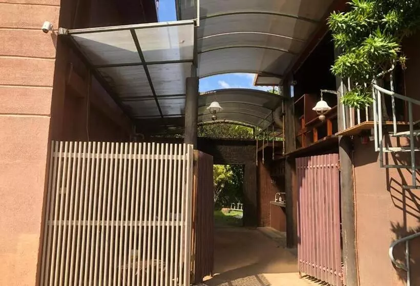 ペンション The Twin Grand Apartments And Guest House