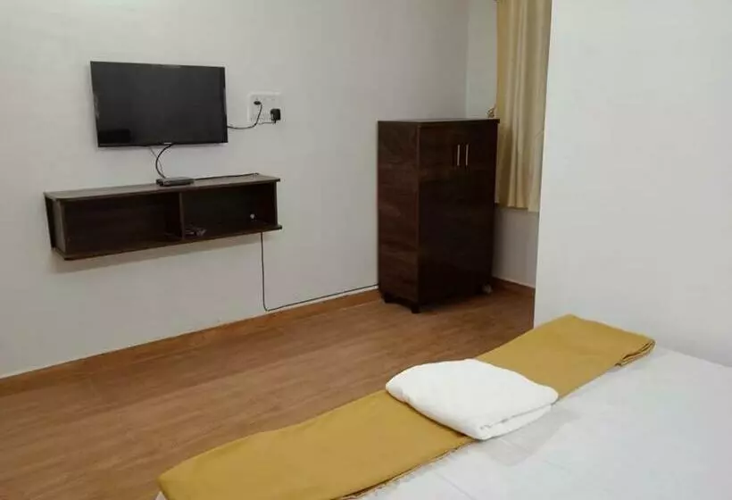 ホテル Green Woods Resort Near Kashid Beach