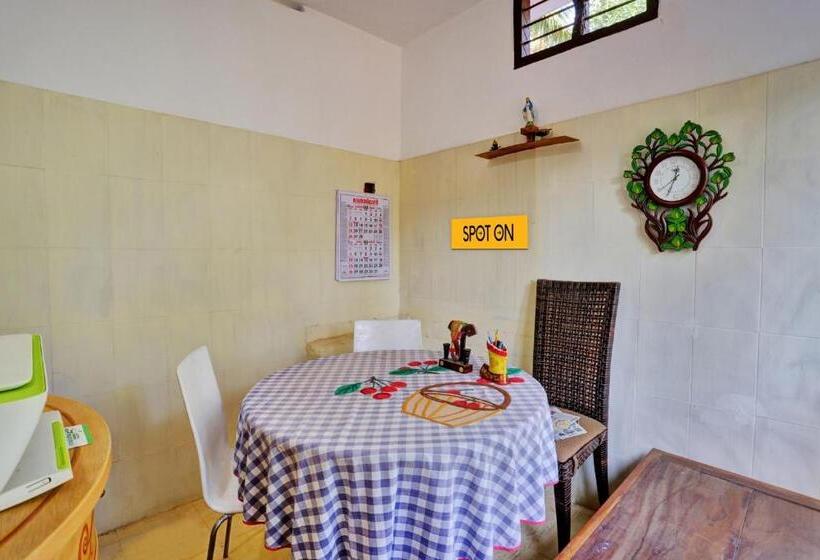 בית מלון כפרי Spot On 81052 The Lake Inn