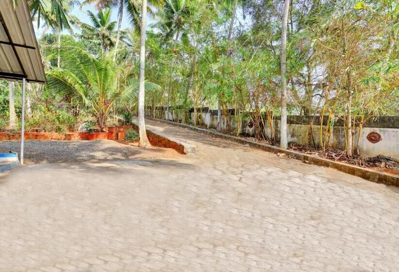 בית מלון כפרי Spot On 81052 The Lake Inn