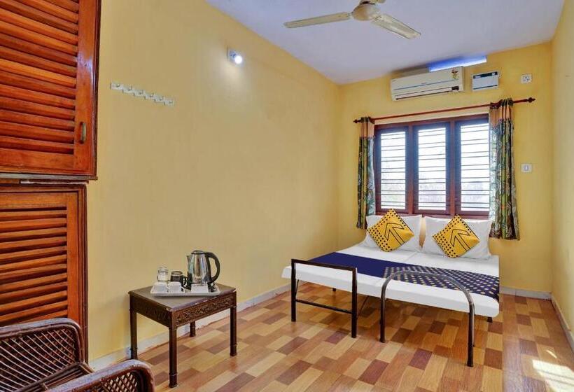 בית מלון כפרי Spot On 81052 The Lake Inn