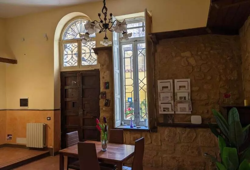 پانسیون Casa Montana Rooms