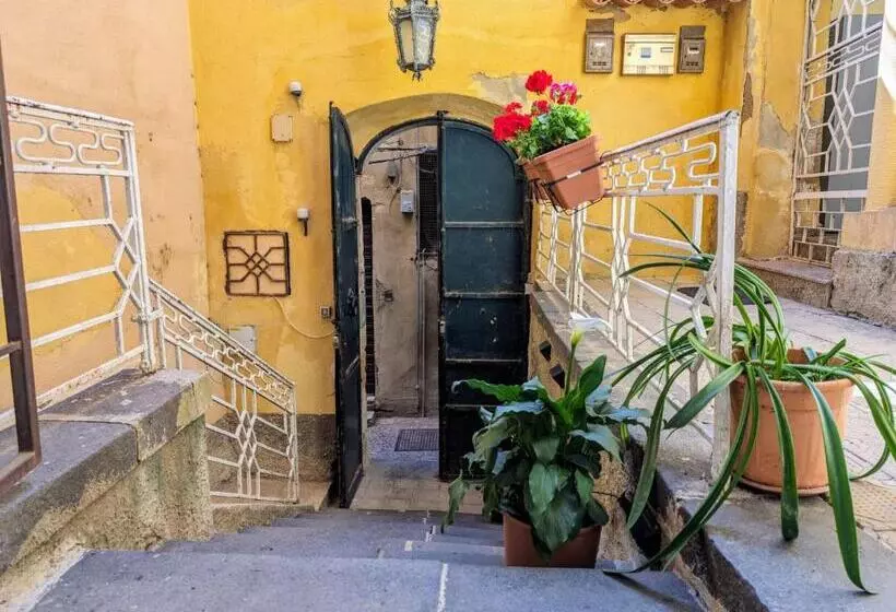 پانسیون Casa Montana Rooms