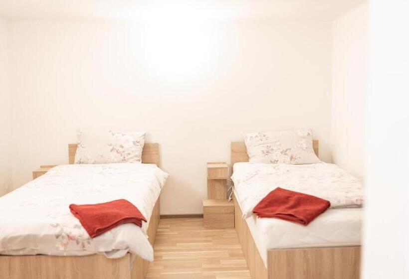 Пансион Objekt Tulipán