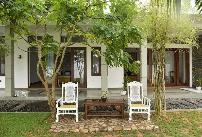 Hotelli Hiru Lagoon Negombo