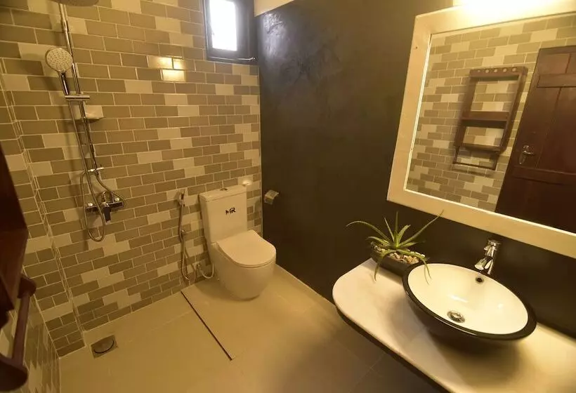 Hotelli Hiru Lagoon Negombo