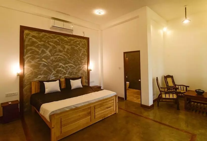 Hotelli Hiru Lagoon Negombo