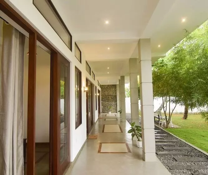 Hotelli Hiru Lagoon Negombo