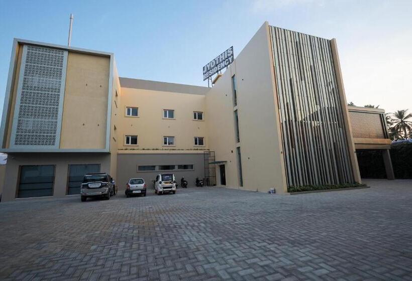 בית מלון כפרי Jyothis Residency