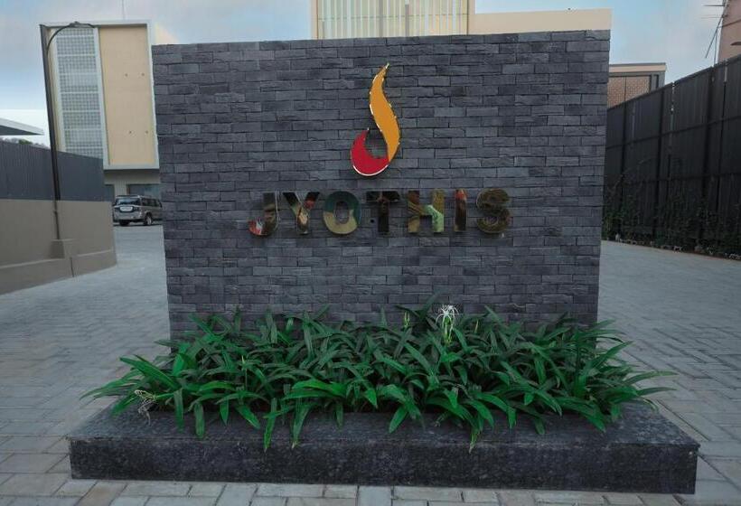 בית מלון כפרי Jyothis Residency