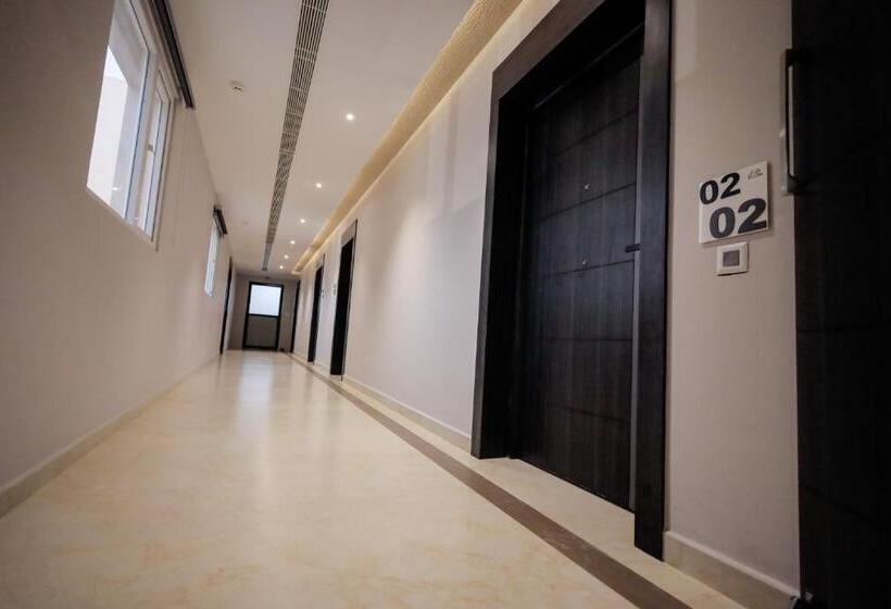 בית מלון כפרי Jyothis Residency