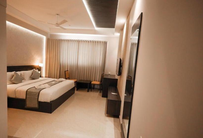 בית מלון כפרי Jyothis Residency