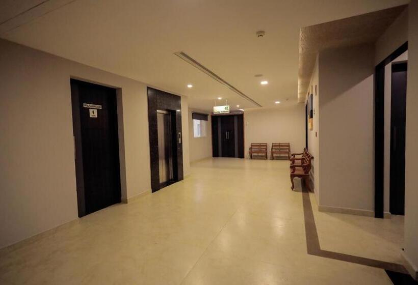 בית מלון כפרי Jyothis Residency