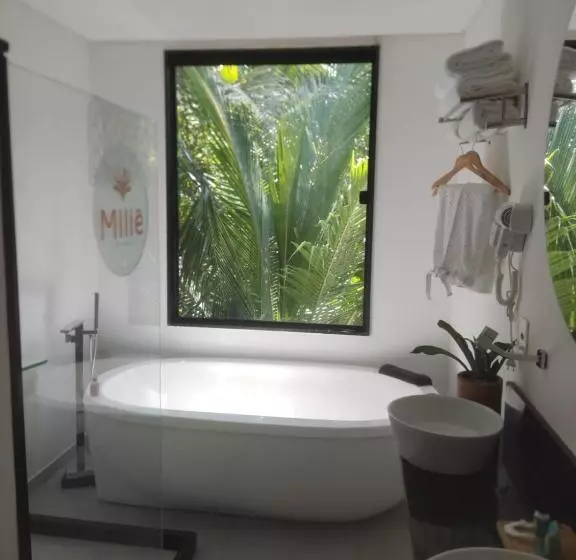 Hotelli Milie Lounge Pousada