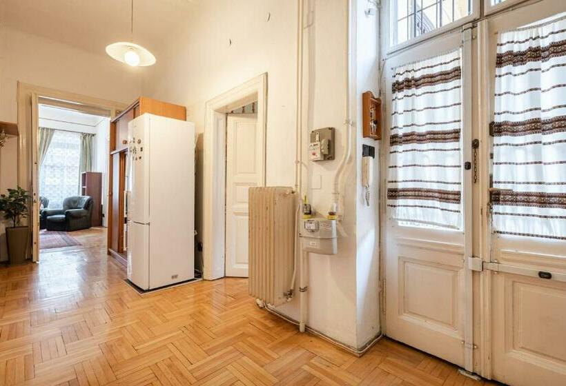 هاستل Central Lovely Rooms