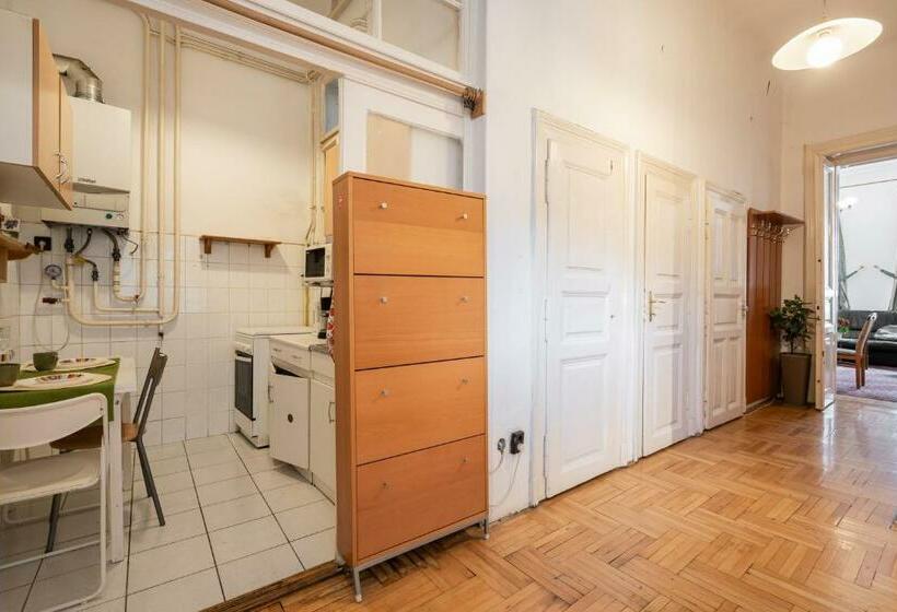 هاستل Central Lovely Rooms
