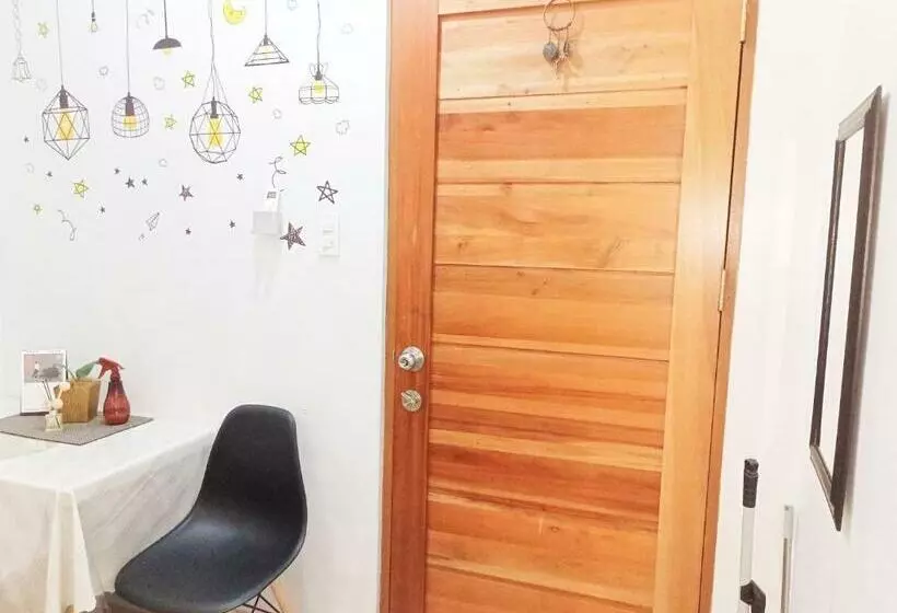 Retkeilymaja Comfy And Affordable Transient Room Near Naia 3